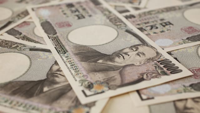 日元疑似受日本当局干预 大幅回升到1美元兑156.55日元