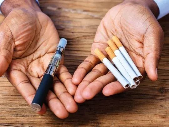 沙特阿拉伯禁止向18岁以下的人出售烟草产品